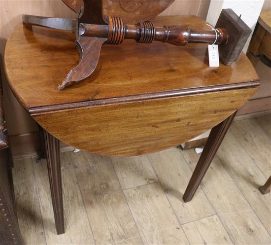 A George III Hepplewhite period mahogany Pembroke table